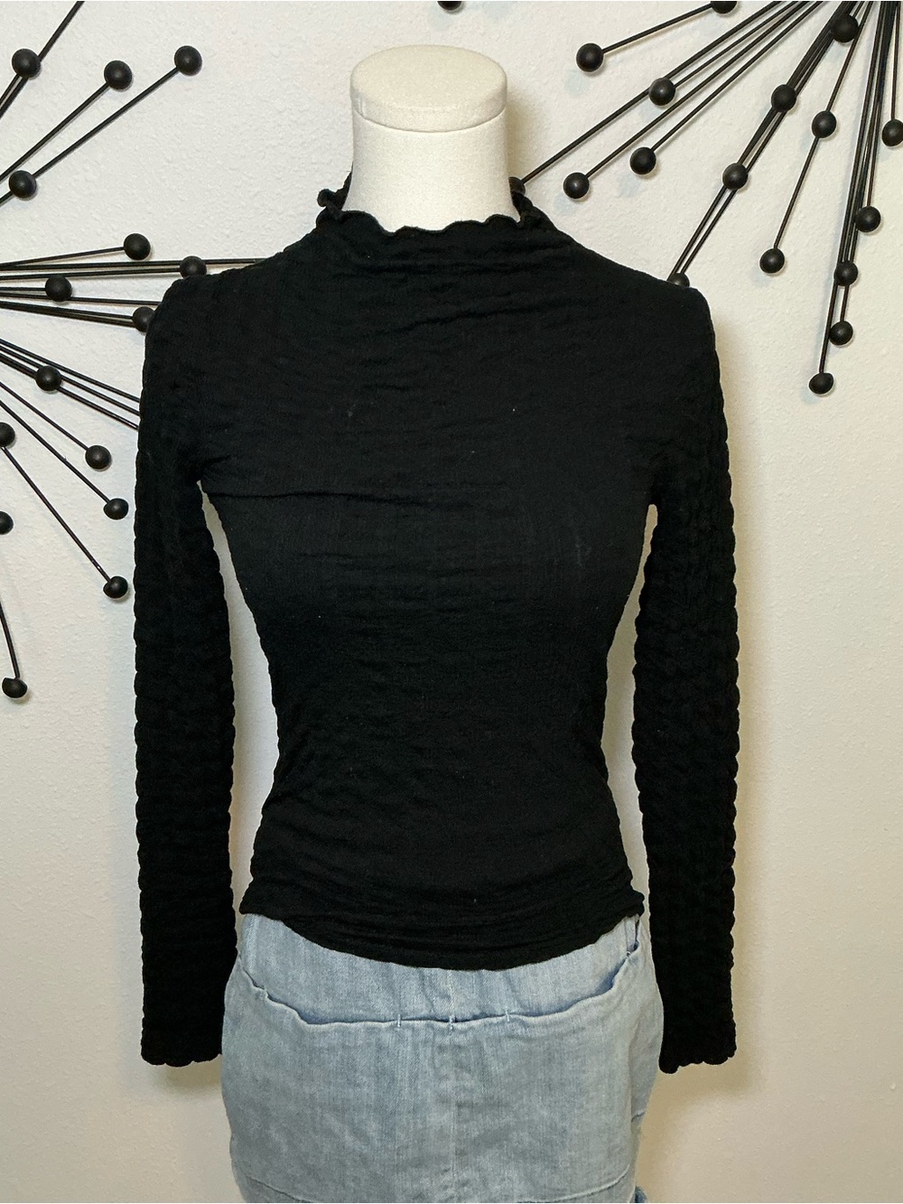 Black Crinkle Textured Mock Neck Long Sleeve Stretch Top Size XS No Tag